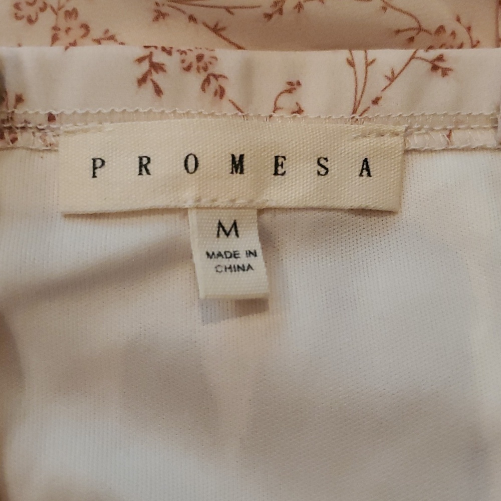 2/$25 Promesa Floral Faux Wrap Dress with Buckle. Size Medium - Picture 4 of 8
